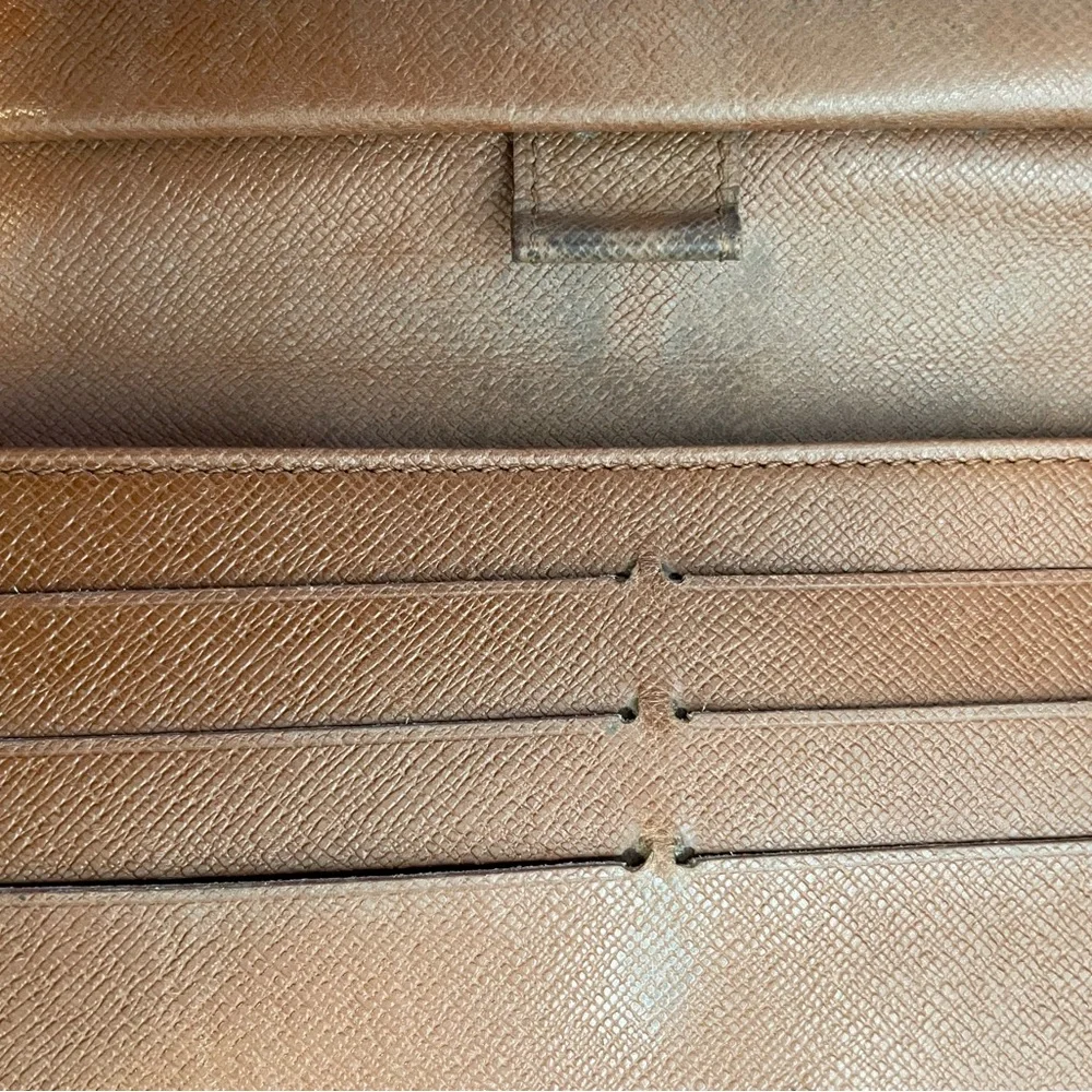 Authentic Louis Vuitton Vintage International Monogram Wallet - Picture 6 of 16